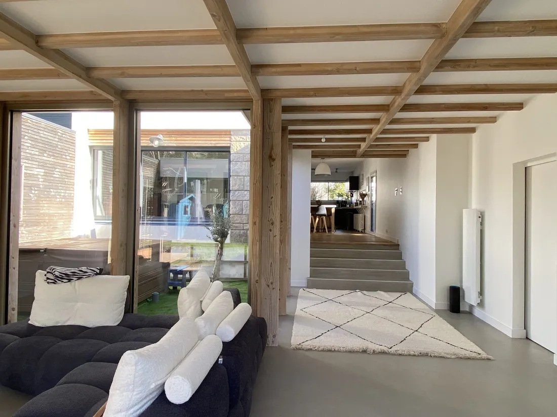 EXTENSION EN BOIS D’ UNE MAISON INDIVIDUELLE A VANNES (56) - Image principale