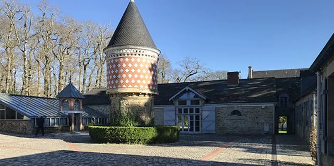 RÉHABILITATION DU BÂTIMENT PISCINE AU MANOIR DE ROGUEDAS À ARRADON (56) - Image 2